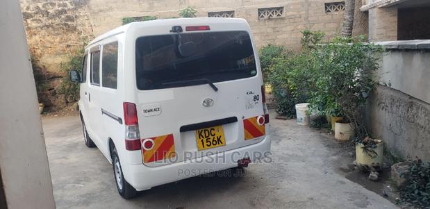 White 2014 Toyota TownAce - Pre-owned Mini Van, Affordable Price