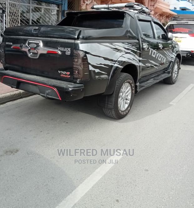 2015 Toyota Hilux in Black: Versatile and Stylish Pickup Truck