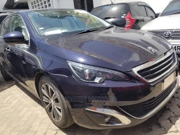 Peugeot 308 2015 Blue: Comfortable Family Car