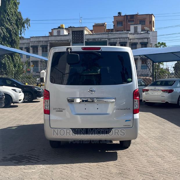 Nissan NV3500 2015 Silver: Versatile and Efficient Cargo Van