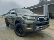 2016 Toyota Hilux in Gray - Second-hand Truck Offer for sale