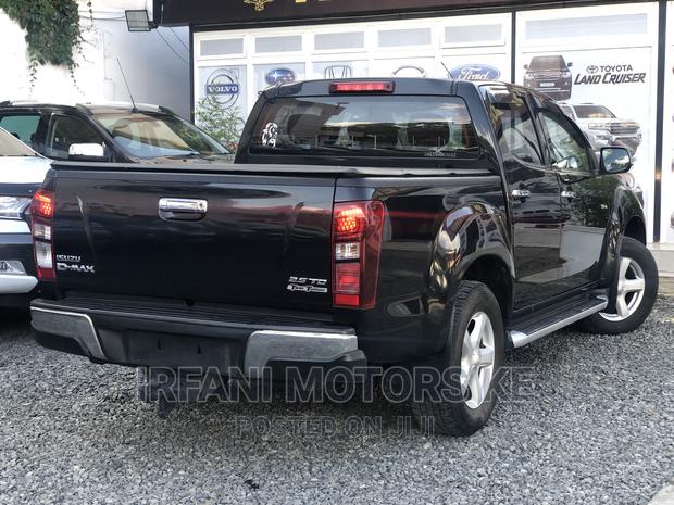2016 Isuzu D-MAX Black: Stylish Pickup with Unmatched Performance