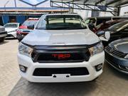 2017 Toyota Hilux White: Ready for Your Journey for sale