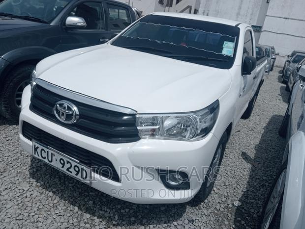 Toyota Hilux 2012 White