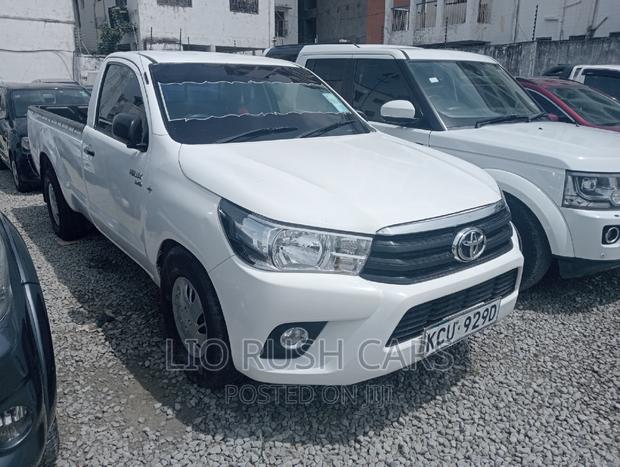 Toyota Hilux 2012 White