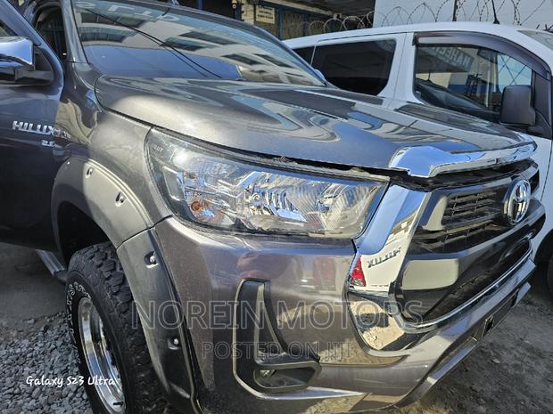 2018 Toyota Hilux Gray - Strong and Stylish Pickup