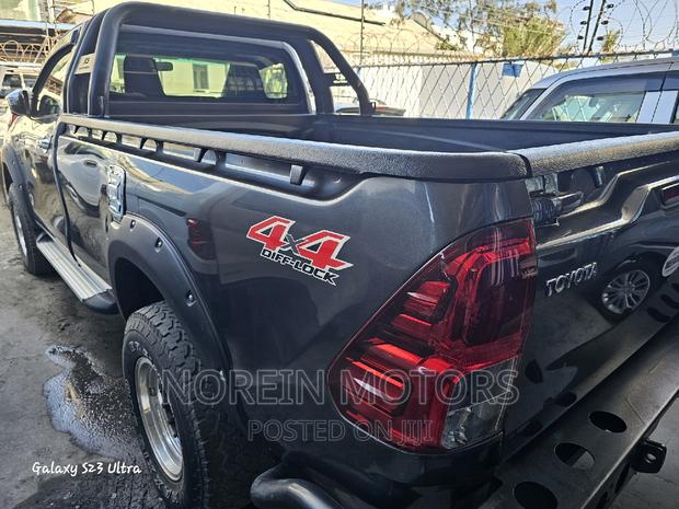 2018 Toyota Hilux Gray - Strong and Stylish Pickup