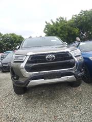 Golden 2018 Toyota Hilux: Capable and Stylish for sale