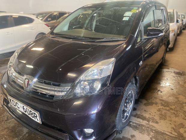 Pre-owned 2015 Black Toyota ISIS Saloon available