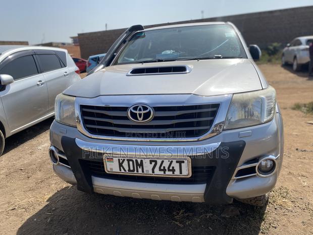 2017 Toyota Hilux Silver: Powerful and reliable pickup truck
