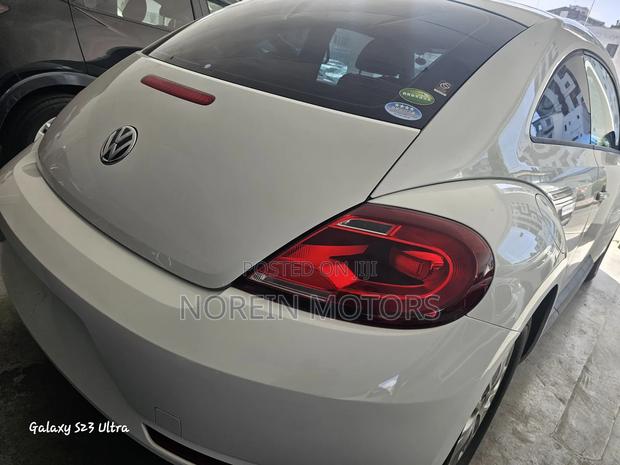 2017 Volkswagen Beetle White - Stylish and Modern