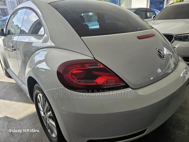 2017 Volkswagen Beetle White - Stylish and Modern
