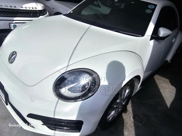 2017 Volkswagen Beetle White - Stylish and Modern