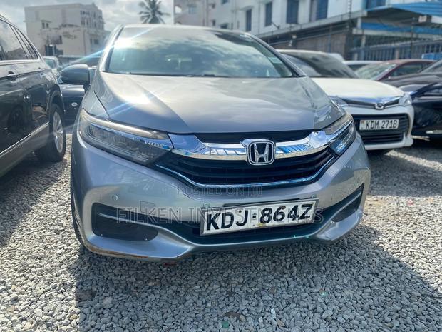 Used Honda Fit Shuttle 2015 1.5 Hybrid 2WD - Silver