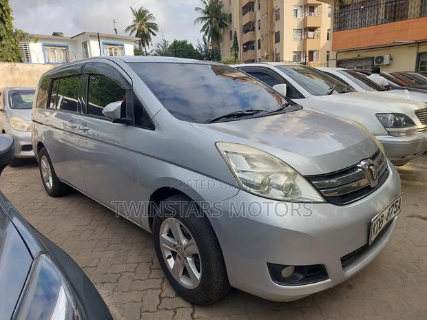 Pre-owned 2015 Toyota ISIS 1.8 G 2WD Blue Hatchback