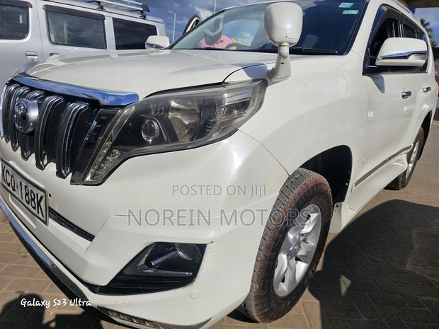 Toyota Land Cruiser Prado 2011 White