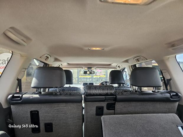 Toyota Land Cruiser Prado 2011 White