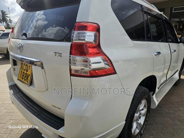 Toyota Land Cruiser Prado 2011 White