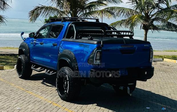 Toyota Hilux 2018 Blue