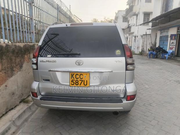 Toyota Land Cruiser Prado 2011 Silver