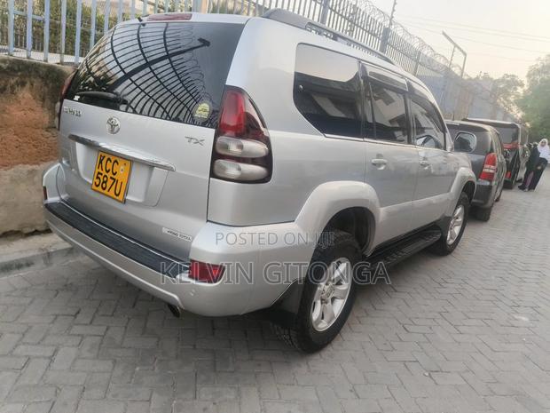 Toyota Land Cruiser Prado 2011 Silver
