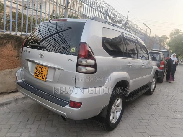 Toyota Land Cruiser Prado 2011 Silver