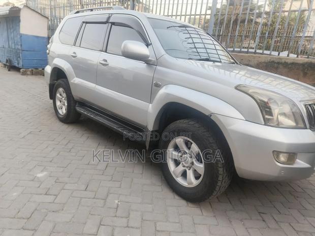Toyota Land Cruiser Prado 2011 Silver