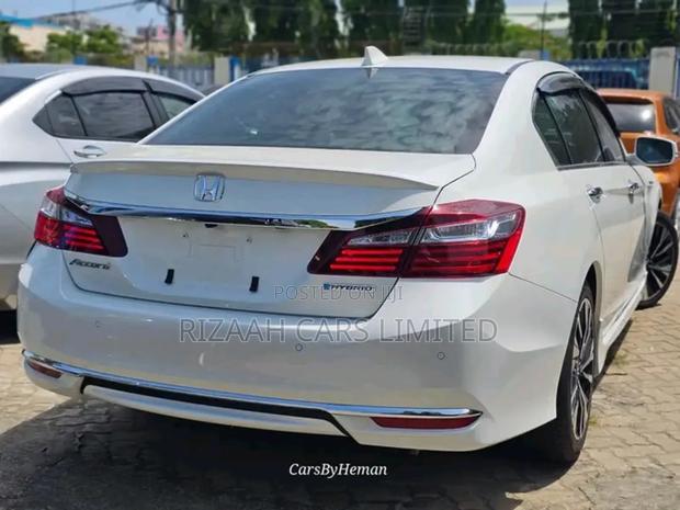 Honda Accord Sport 2.0T 2018 White