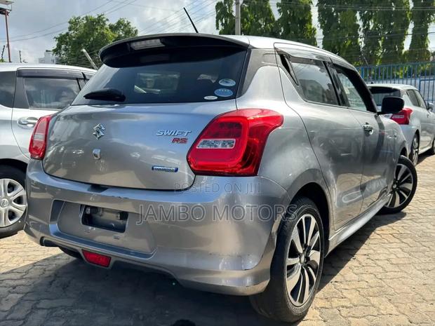 Suzuki Swift 2018 Gray