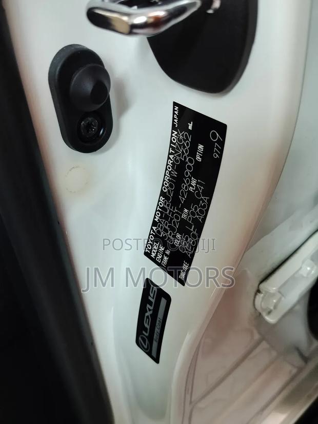 Lexus LX 2018 White