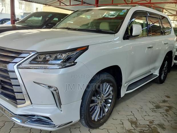 Lexus LX 2018 White