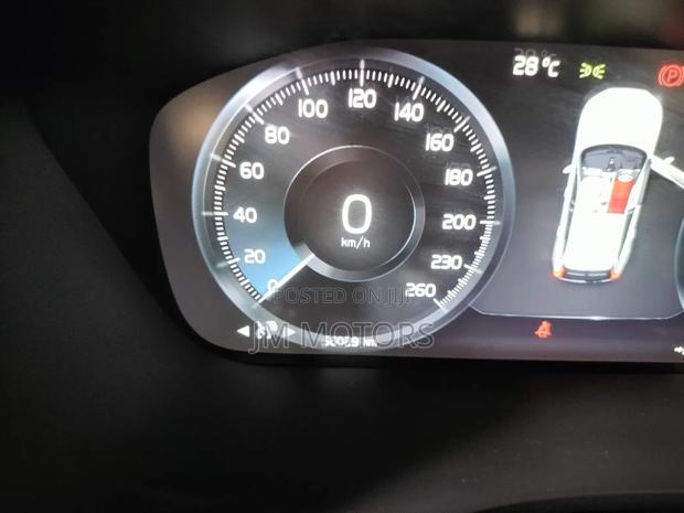 Volvo XC60 2018 Gray