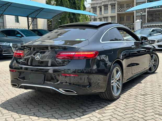 Mercedes-Benz E200 2018 Black