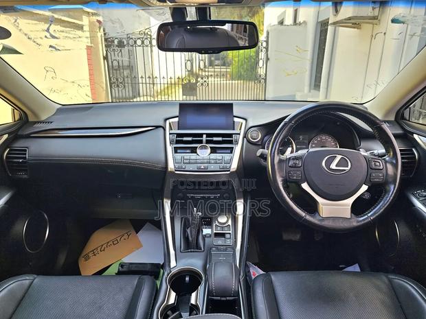 Lexus NX 2018 Off white