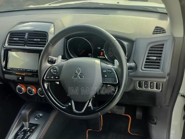 Mitsubishi Outlander 2018 White