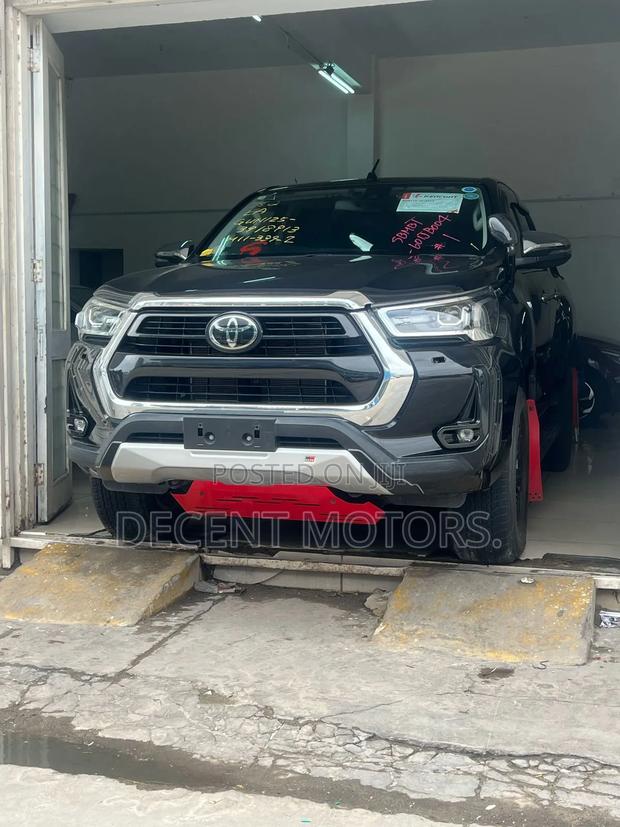 Toyota Hilux 2020 Black