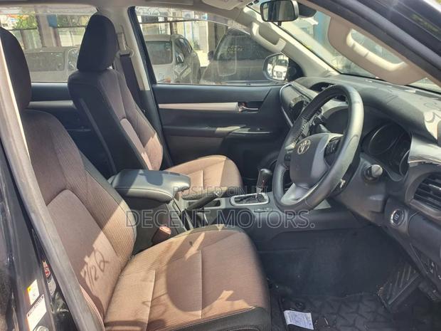 Toyota Hilux 2020 Black