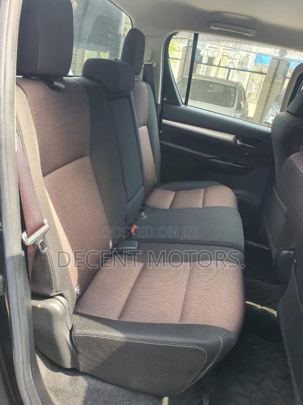Toyota Hilux 2020 Black
