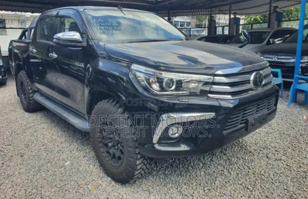 Toyota Hilux Revo Double Cab Deisel 2.4 RWD 2018 Black