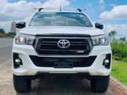 Toyota Hilux 2018 White for sale