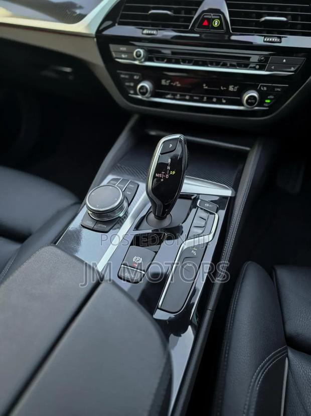 BMW 523i 2018 White