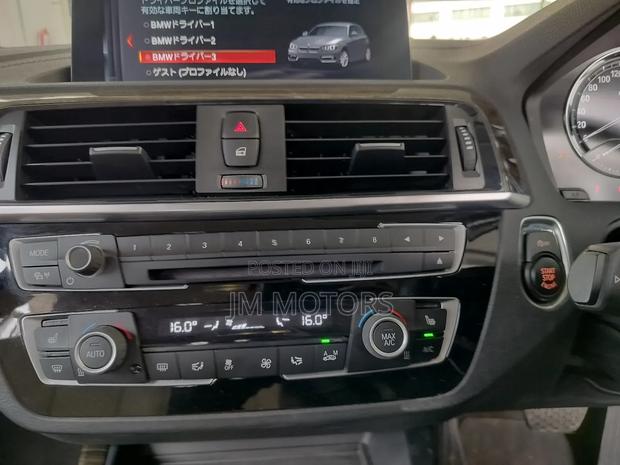 BMW 118i 2018 Blue