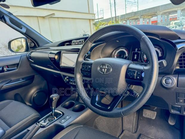 Toyota Hilux 2019 Black