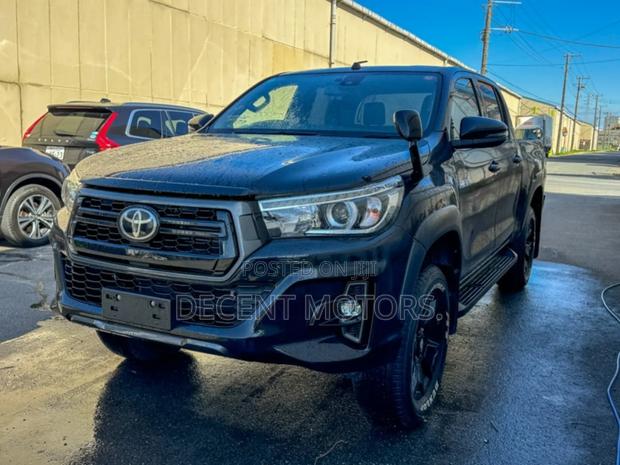 Toyota Hilux 2019 Black
