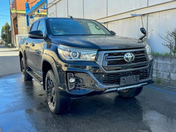 Toyota Hilux 2019 Black