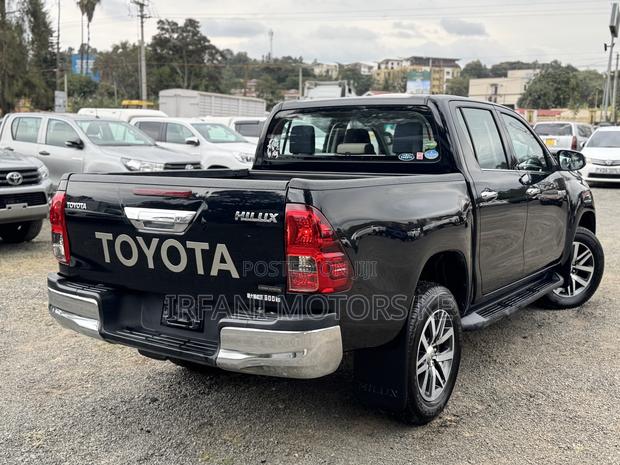 Toyota Hilux Revo Double Cab Deisel 2.4 AWD 2019 Matt Black
