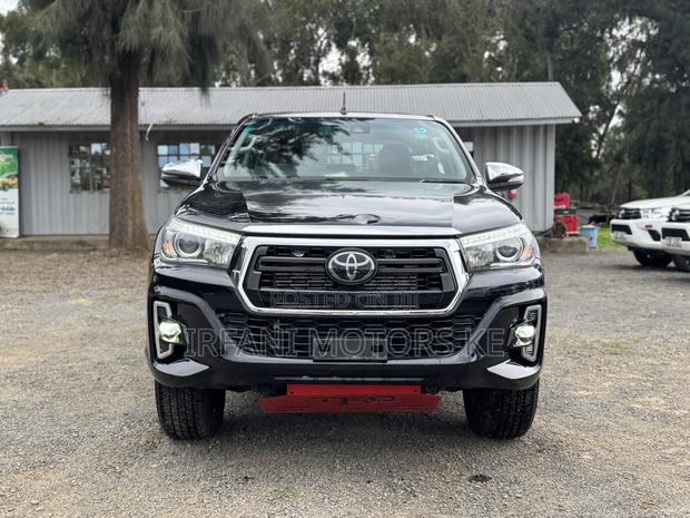 Toyota Hilux Revo Double Cab Deisel 2.4 AWD 2019 Matt Black