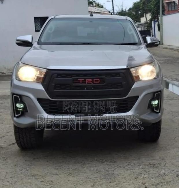 Toyota Hilux Revo Double Cab Deisel 2.4 RWD 2018 Silver
