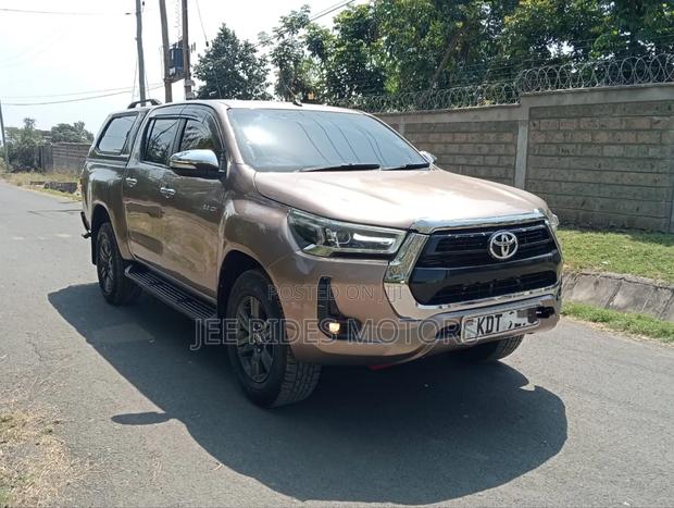 Toyota Hilux Revo Double Cab Deisel 2.4 AWD 2022 Gray