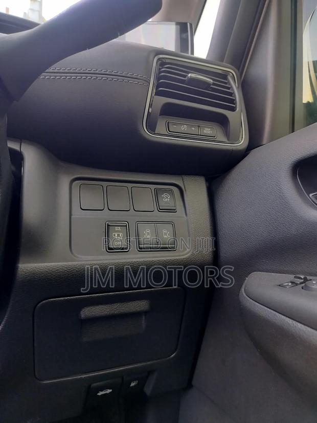 Nissan Serena 2019 Gold